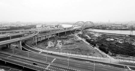 经过奉化江上芝兰桥的环城南路高架段年底前暂不通车图片
