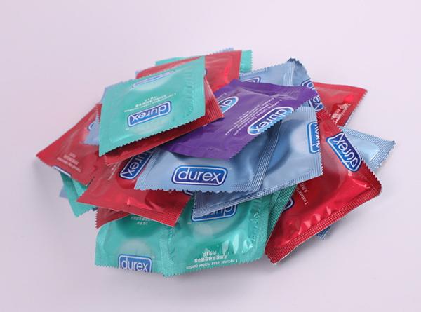 一般如果是正品避孕套的话都会有完整的包装,这点上从其外包装上一般