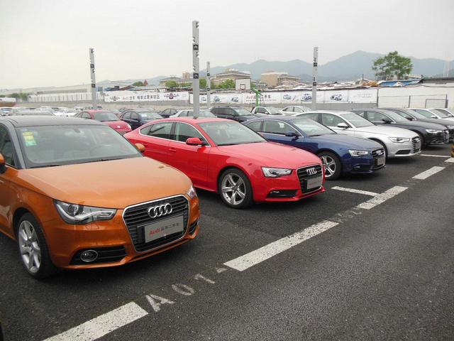 城西最大二手车买场 到店置换就送万元大礼包