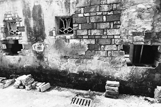 台州黄岩大胆小偷一夜三次砸墙行窃 系小路少