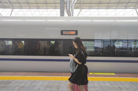 台州火车站首次迎来始发列车 目的地上海虹桥