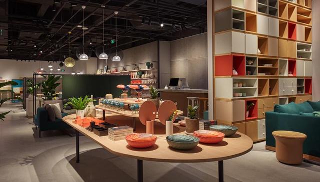 全球设计师创作家居品牌造作杭州首店 “流方”概念店在大悦城开幕