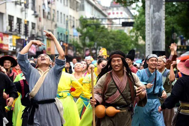 横店人口有多少人_北流隆盛镇有多少人口(2)