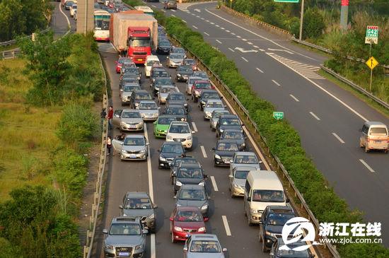 端午小长假高速不免费 周末又和雨水亲密接触