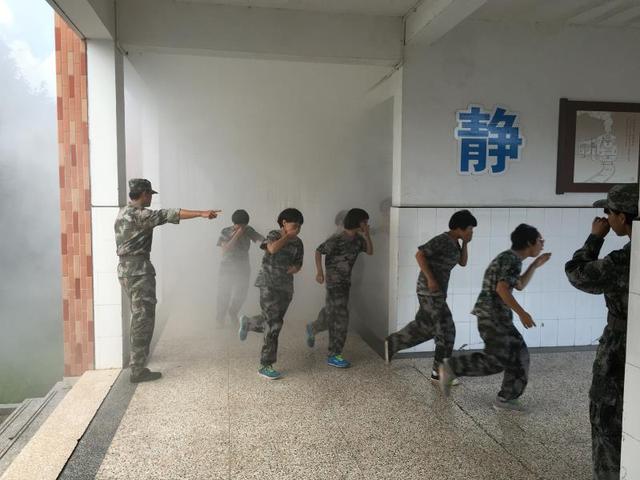 绍兴联合教育局开展消防安全教育进军训活动