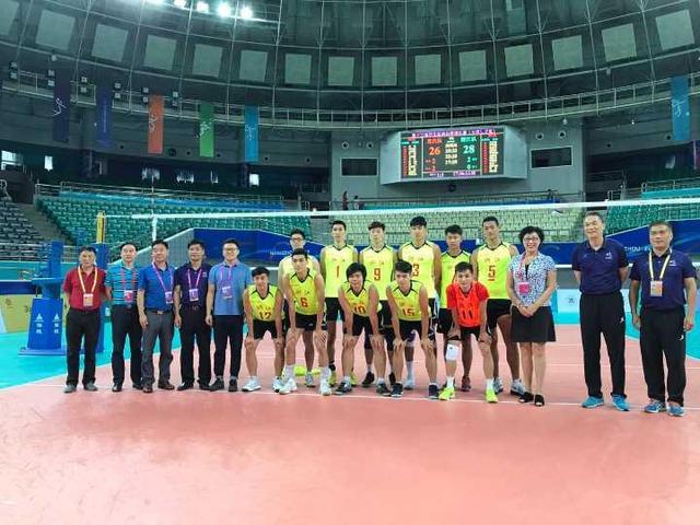 身高1米72的浙大研究生 排球场上是主攻