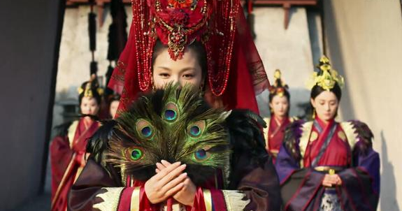 【私密达】闺蜜抢男友的戏码为何屡试不爽?