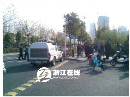 杭州下沙又一大学生被撞 还是保时捷肇事的路口