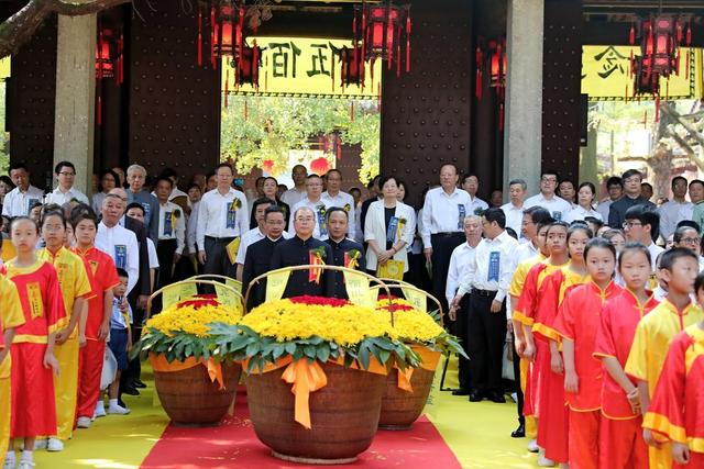 全球11个国家孔子学院代表共赴衢州纪念孔子诞辰2570周年祭祀大典