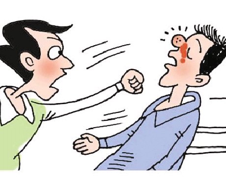 凌晨微信约他人女友夜宵 小伙被殴打敲诈