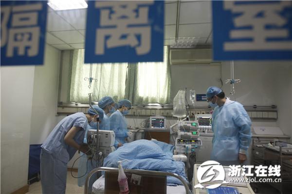 杭州公交烧伤小女孩入院第一句话 妈妈怎样了