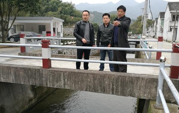 宁波七旬老人捐11万养老钱治水 如今他成了编