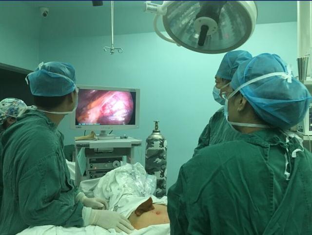 义乌少妇肚子鼓起像怀孕6月 原来是长了6斤肿