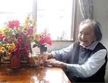 102岁奶奶每天手工DIY 作品千金不换只送不卖