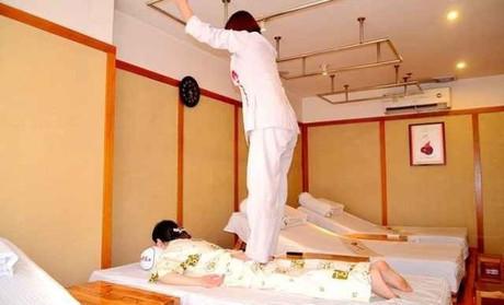 义乌一男子踩背被踩断腰椎 非医学手法按摩成杀手_大浙网_腾讯网