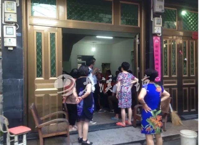 温州一女子被丈夫疯狂砍杀 头颅差点被砍下