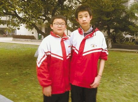 衢州男子骑车被撞一脸是血两名初中生出干爹操初中生北京漂亮手相图片
