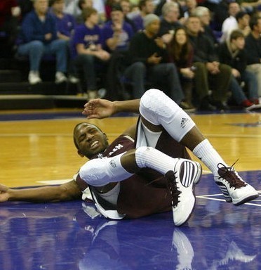 篮球场上的断腿!胆小者勿入!