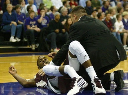 篮球场上的断腿!胆小者勿入!