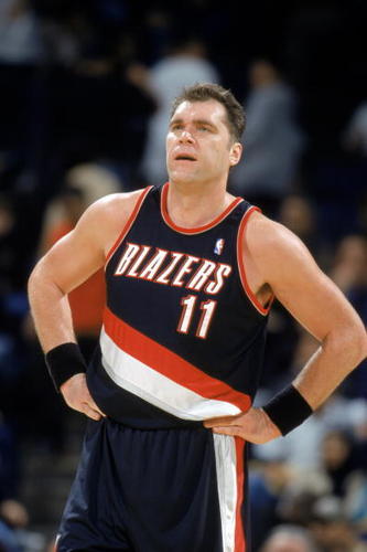 1997年11月14日开拓者主场139-140负于太阳布莱恩·格兰特34分,伊赛亚