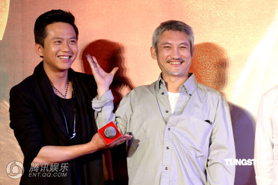 邓超《狄仁杰》中遭遇"白化病" 漂发受大罪