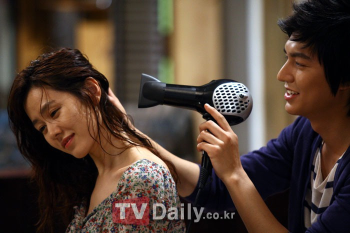 13】【影视】《个人取向》李敏镐孙艺珍甜蜜"约会"韩流星闻区韩剧社区