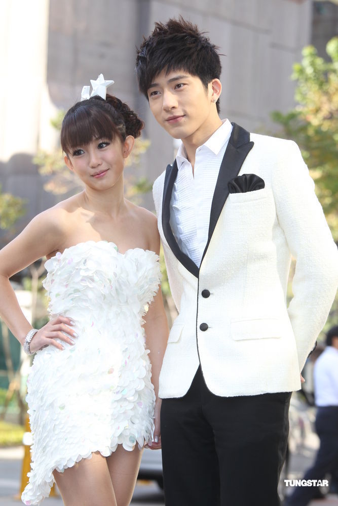 井柏然结婚照 腾讯网