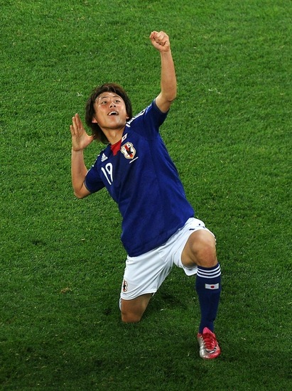 替补小将加时复制齐祖天外飞仙演绝杀 日本1:0力克澳大利亚第4次夺冠!