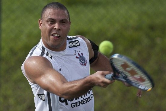 老照片 球场顽童罗纳尔多搞笑瞬间