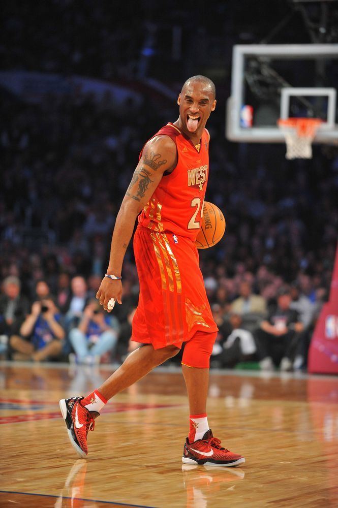 高清科比赛场表情回顾抱球吐舌似昔日乔丹