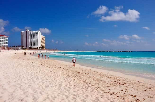 旅游      horseneck   beach沙滩非常受当地人的欢迎,无论是海滩