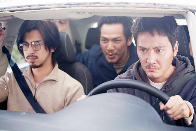 平凡之路不忘初心 冯绍峰三部电影三代追梦人