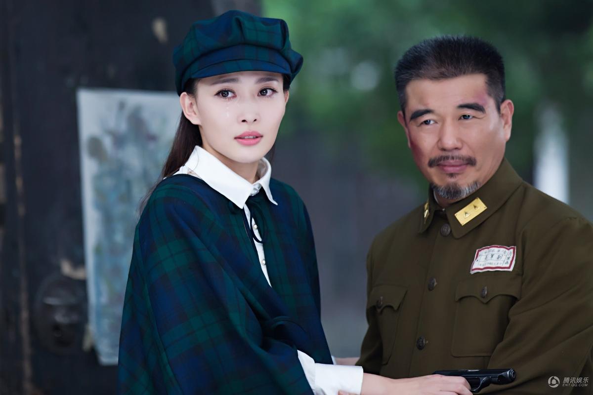 周知《杀手锏》挑大梁担纲女一号 英姿飒爽