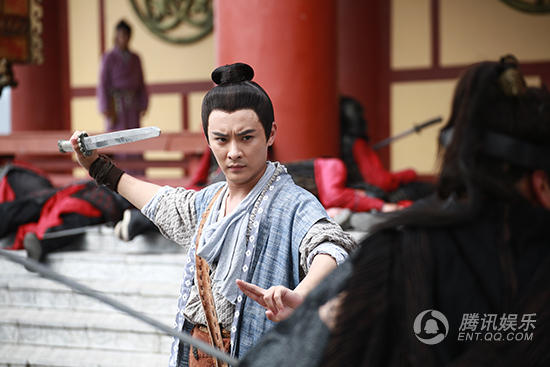 《通天狄仁杰》曝照 缪俊杰长剑出鞘显大侠风范