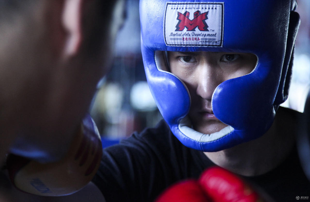 一起长大曝人物海报邵兵杨玏拳击争霸