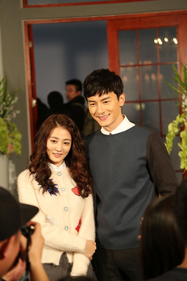 《只因单身在一起》开机 徐璐郑元畅一吻定情