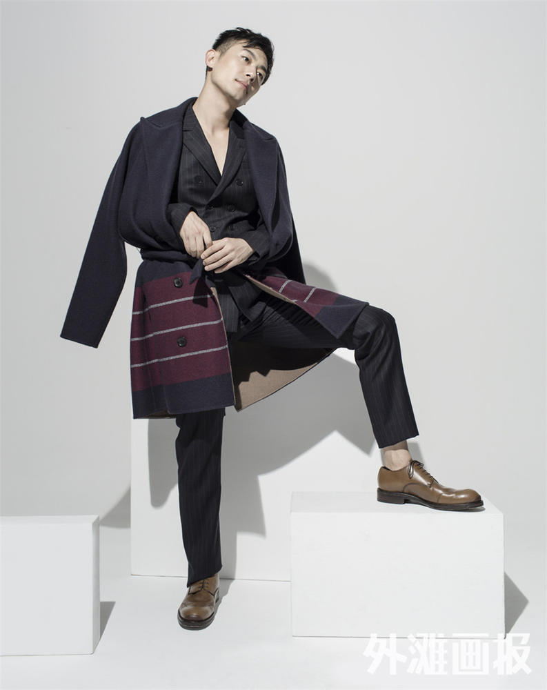 《红高粱》朱亚文秀长腿 网友直呼要睡你