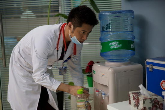 《青年医生》任重渴望挑战不同角色 不介意配角