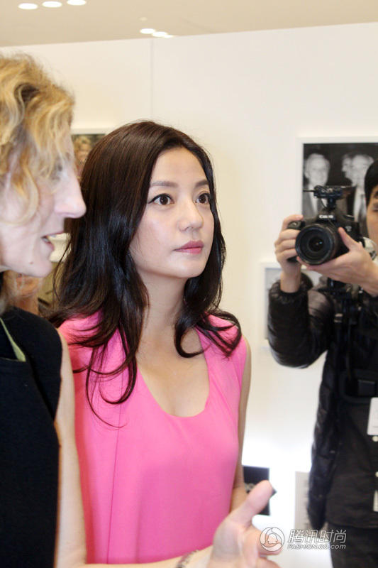 意大利顶级女装品牌agnona举办盛大酒会,并邀请品牌好友赵薇,海清与