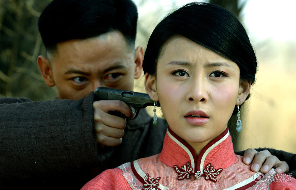 贾青《镖门》首演土匪 为追霍建华把自己灌醉