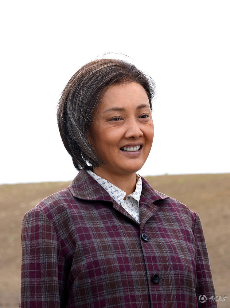 《老农民》近尾声 片方再曝四主创老中青剧照