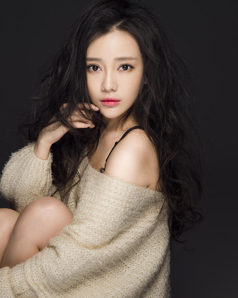 《神雕》最美傻姑郭芮溪性感写真 话题两天内破千万