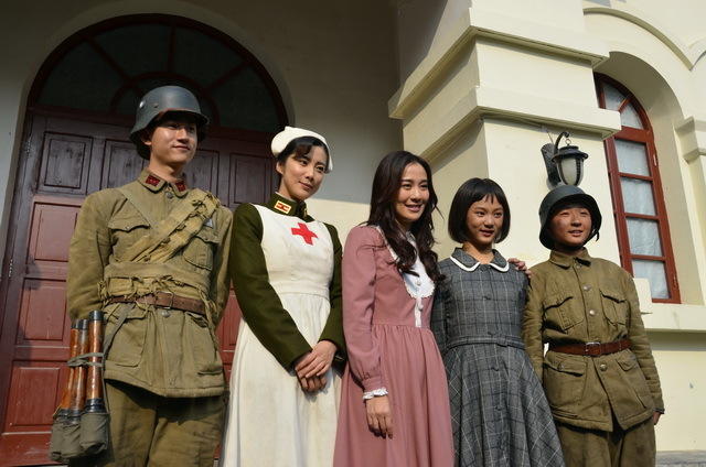 《搜索连》叶璇拒与吴秀波演夫妻 承认正在恋爱