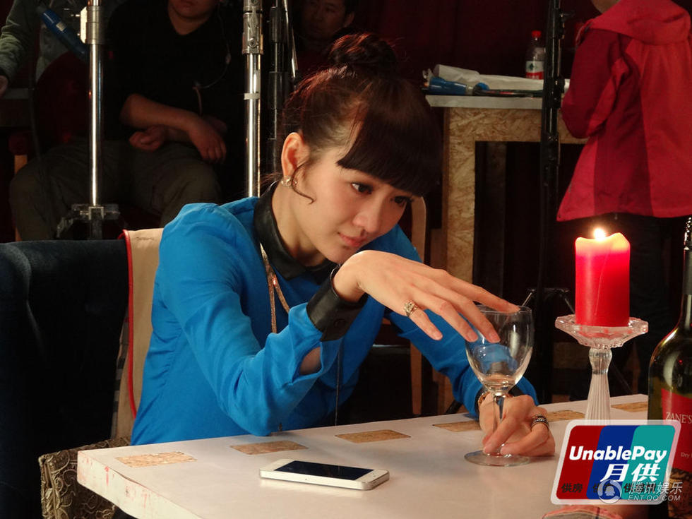 剧中,郭京飞,张芷溪饰演的周书明,苏小亚因为遭到各自父母的强势逼婚