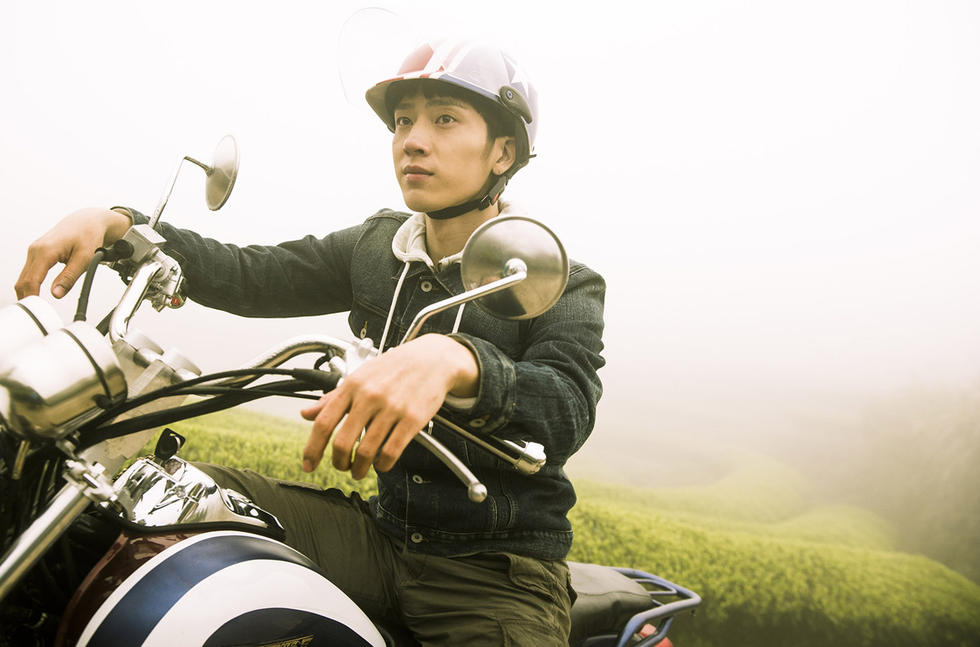 高清:《失孤》井柏然剧照 机车少年温暖返乡路