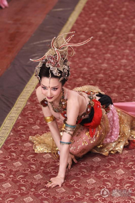 《封神》李依晓剪胸又剪爱 网友:娘娘得罪了谁