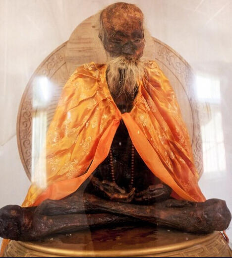 河南高僧圆寂17年肉身不腐 医生:疑福尔马林浸泡