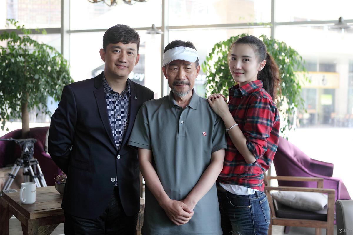 《嘿,老头!》黄磊首当"痞神" 恋上女神宋佳