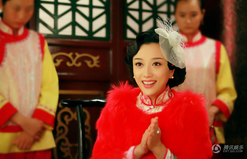 章婷婷大气演绎"末代皇妃" 青衣气质获赞