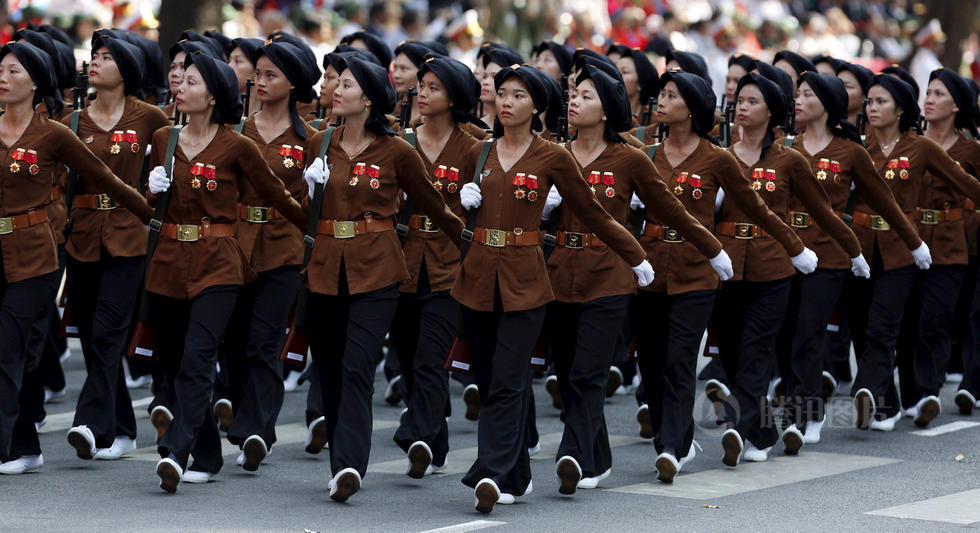 越南女兵阅兵图片图片